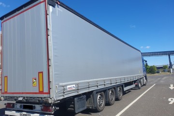Varios Mega, podnoszony dach, podnoszona oś, wzmocniona plandeka